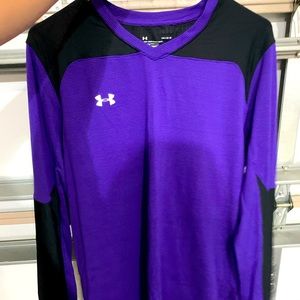 Under armour shirt size large